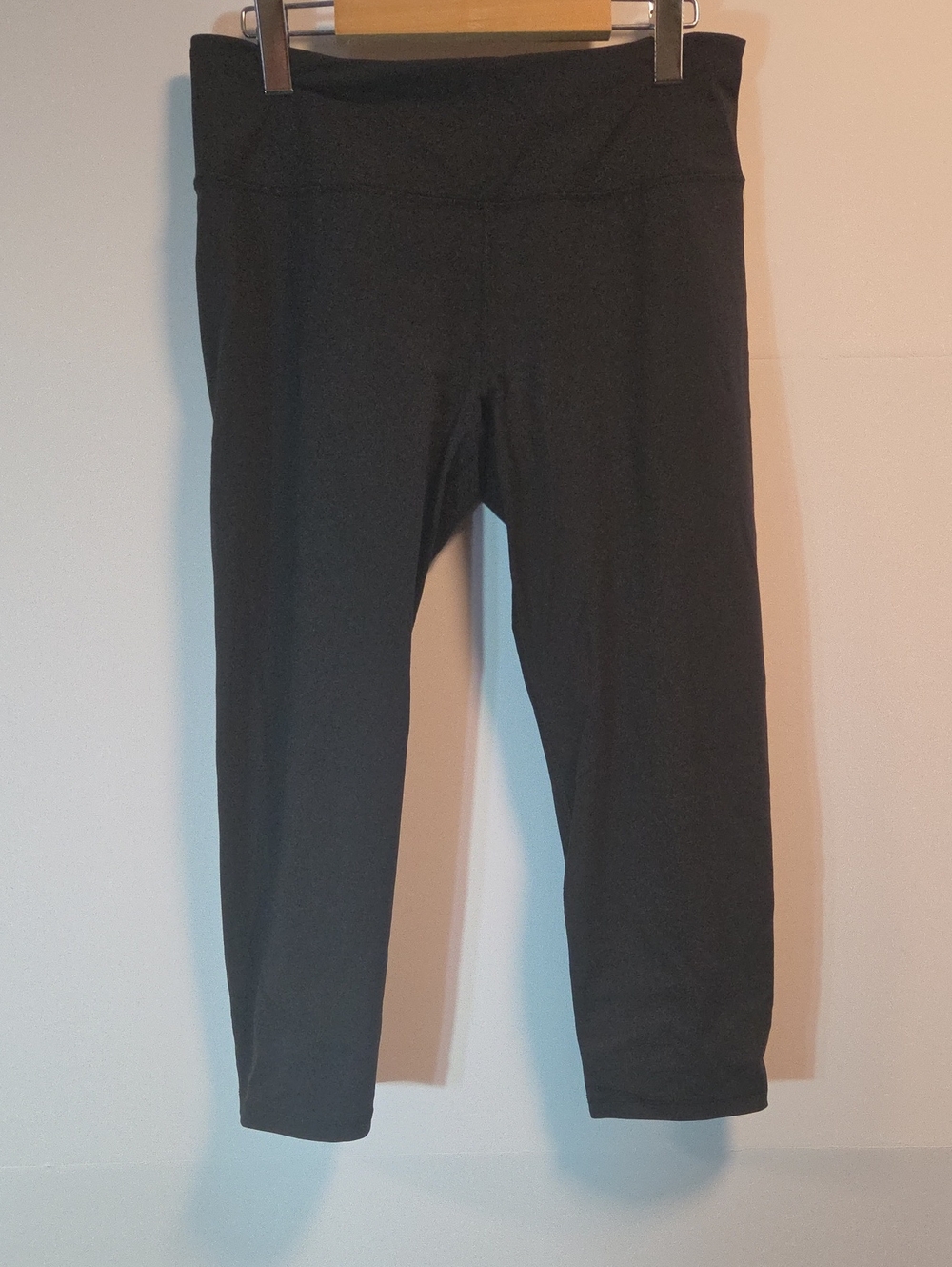 Victoria's Secret Sport Black Capri Leggings Size L Activewear Yoga Workout